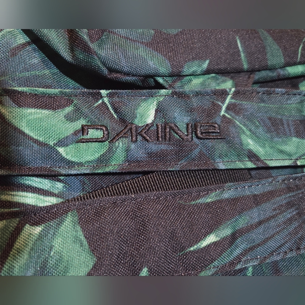 Dakine - NEW Night Tropical Patterned 6.5 Liter Small Backpack - Picture 7 of 8